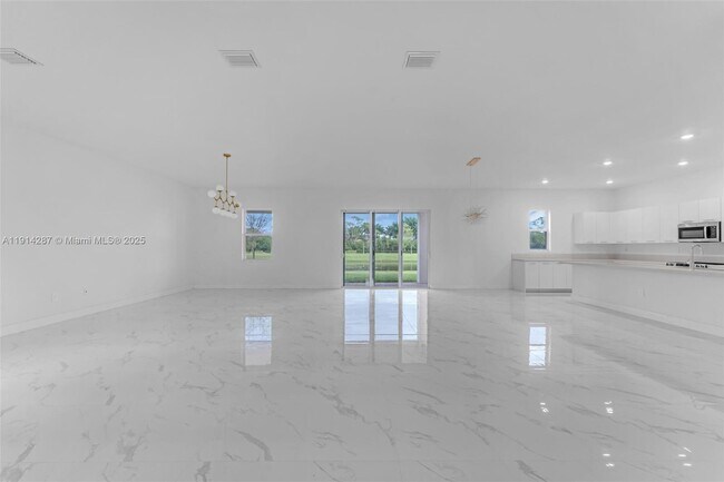 Foto del edificio - 4336 SW 122nd Terrace