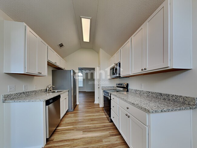 Building Photo - 212 Pampas Dr