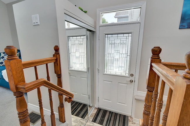 Building Photo - 966 Sheenboro Cres