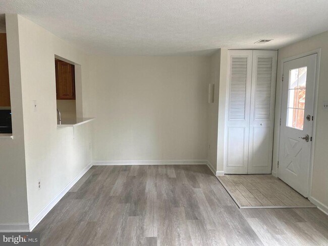 Foto del edificio - 13433 Whitechurch Cir