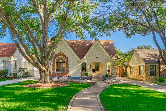 Building Photo - 915 Stewart Dr