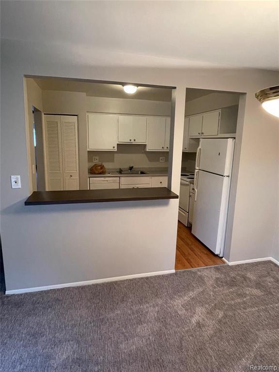 Foto del edificio - 7550 Woodview St