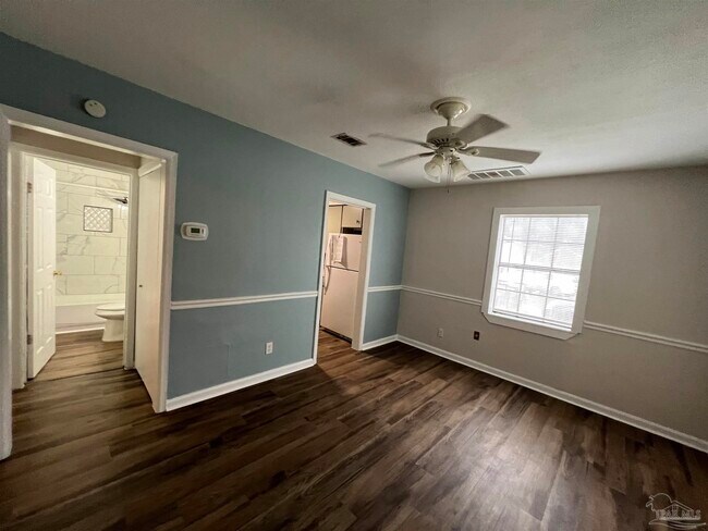 Foto del edificio - 45 W Carver Dr