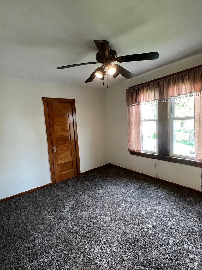 Pioneers Park Apartments under 2,500 Lincoln, NE 3 Rentals