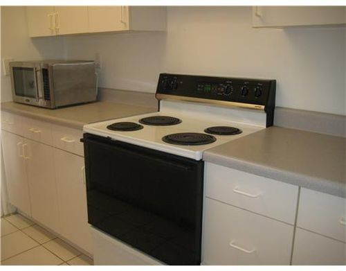 Building Photo - 611 Ponce De Leon Dr