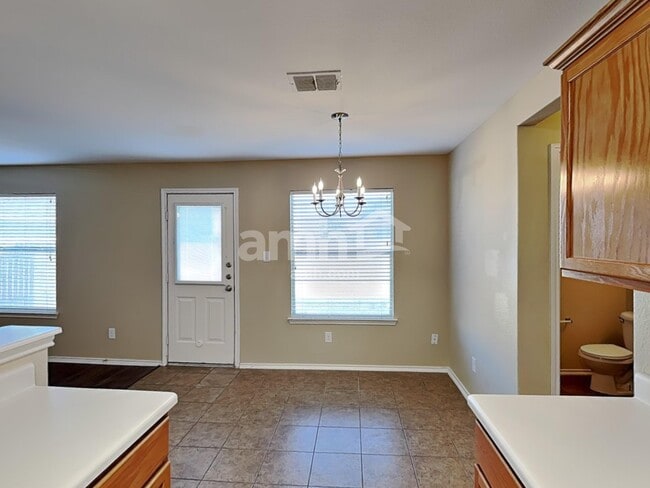 Building Photo - 9227 Mare Country
