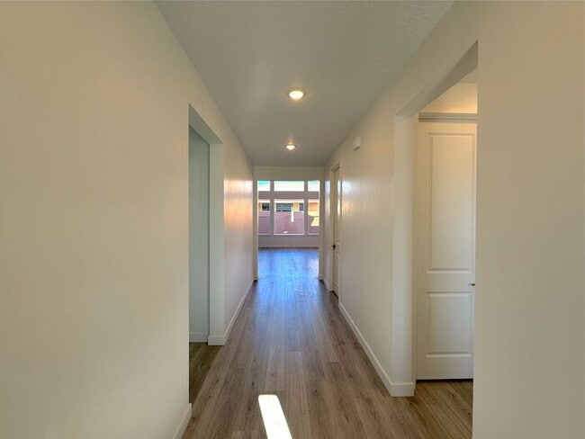 Foto del edificio - New 3 bed, 2.5 bath with 2 car garage home