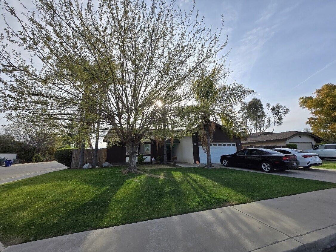 Foto principal - 6300 Castleton St
