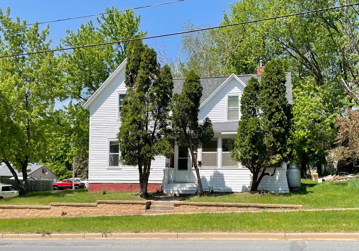 Building Photo - 1203 14th Ave E