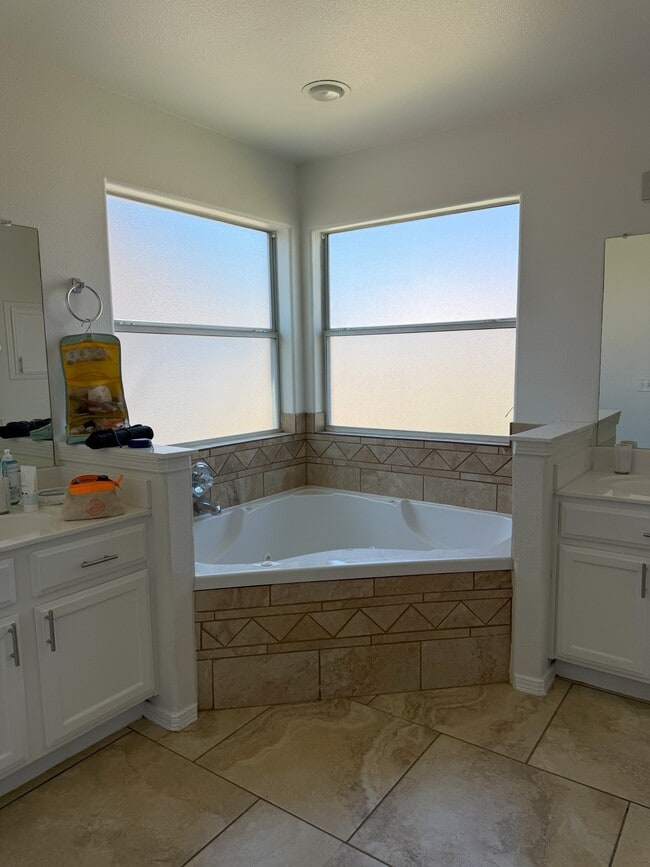 Building Photo - 7712 Bartlett Landing Court