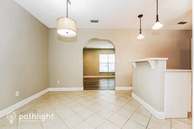 Foto del edificio - 1522 Pine Tree Drive