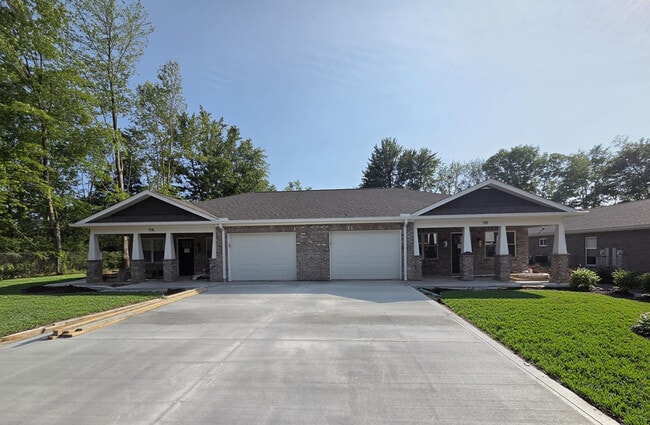Building Photo - 9 Valley Ln