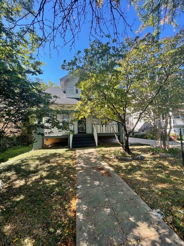 Primary Photo - 3006 South Dakota Ave NE