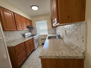 Building Photo - 281 Bloomfield Ave
