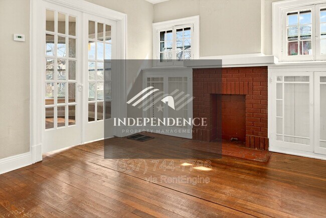 Foto del edificio - 102 Rockwood Ave