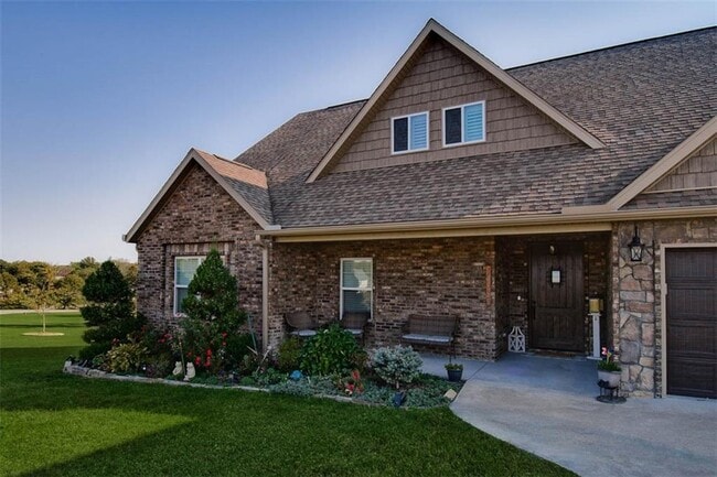 Foto del edificio - 10125 Raindrop Ln