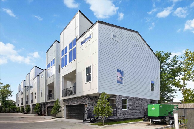 Building Photo - 316 C Walthall Dr