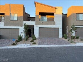 Building Photo - 2518 Vittora Pointe St