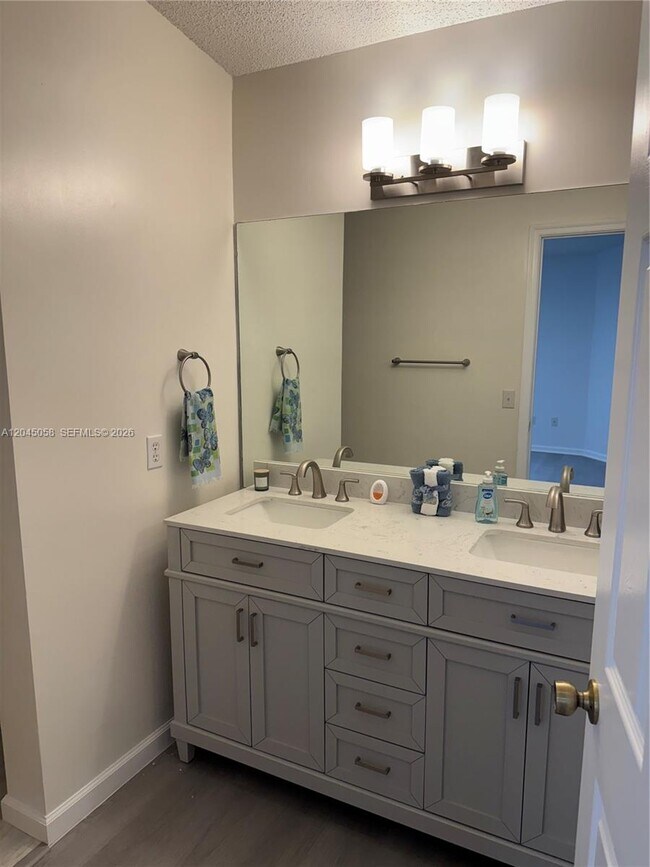 Foto del edificio - 1340 SW 122nd Way