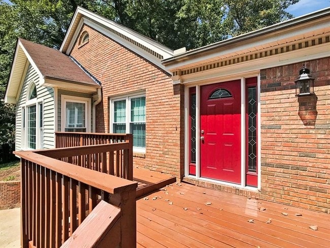 Building Photo - 3617 Candlewood Way NE