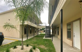Building Photo - 3307 Magdalena St