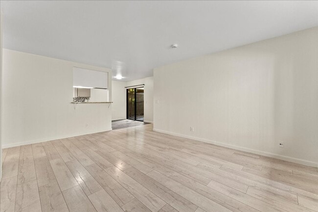 Building Photo - 392 Coronado Ave