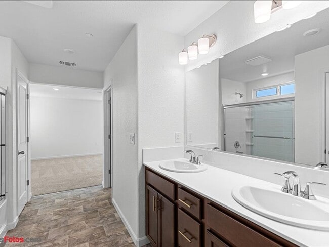 Building Photo - **** MOVE IN SPECIAL- 1/2 OFF FIRST MONTH ...