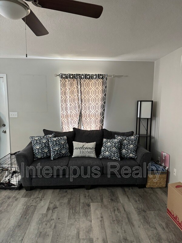Foto del edificio - 2419 E Glenwood Ave