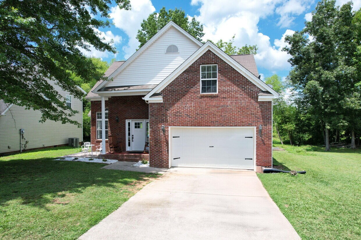 Foto principal - 3120 Pin Oaks Cir NE