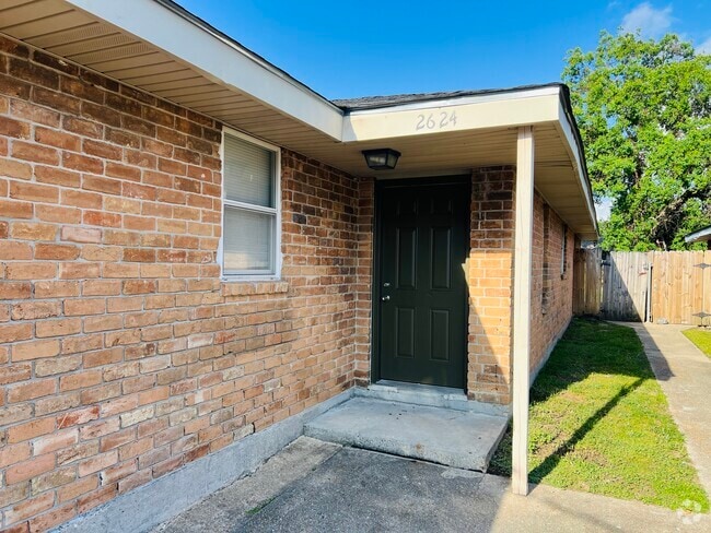 Building Photo - 2624 Huntsville St