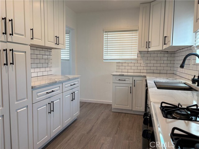 Foto del edificio - 5691 Vonnie Ln