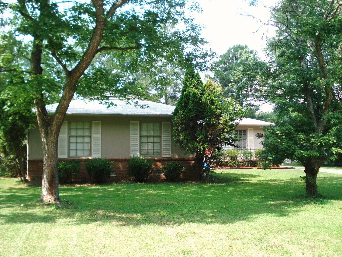 Foto del edificio - 5316 Newhall Rd