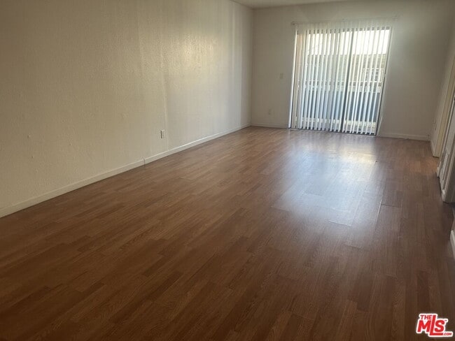 Foto del edificio - 955 Normandie Ave