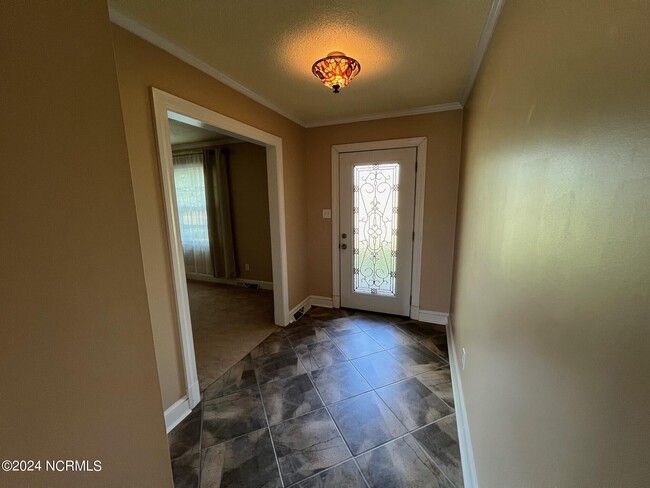 Building Photo - 304 Pamlico Dr