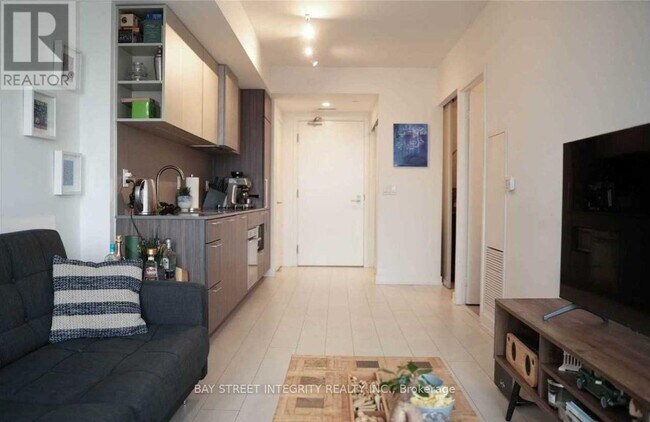 Building Photo - 19 Western Battery Rd