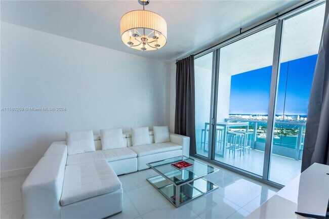 Foto del edificio - 900 Biscayne Blvd