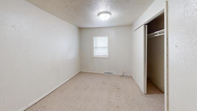 Building Photo - 630 3rd Ave SE