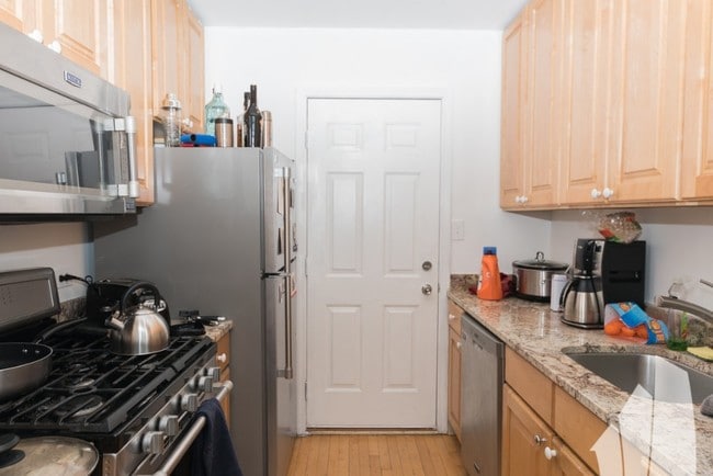 Building Photo - 611.5 W Arlington #1S