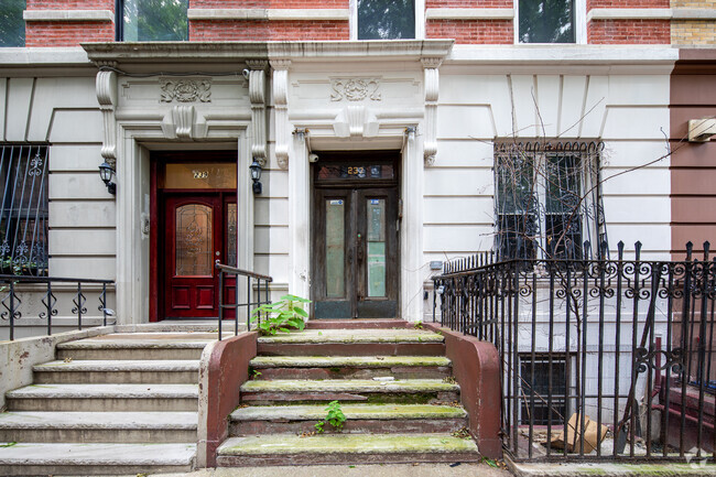 Front Entrance - 237 W 137th St