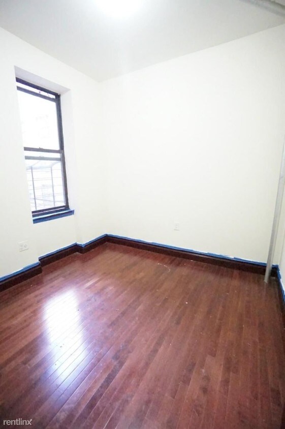 Primary Photo - 34 Saint Nicholas Pl