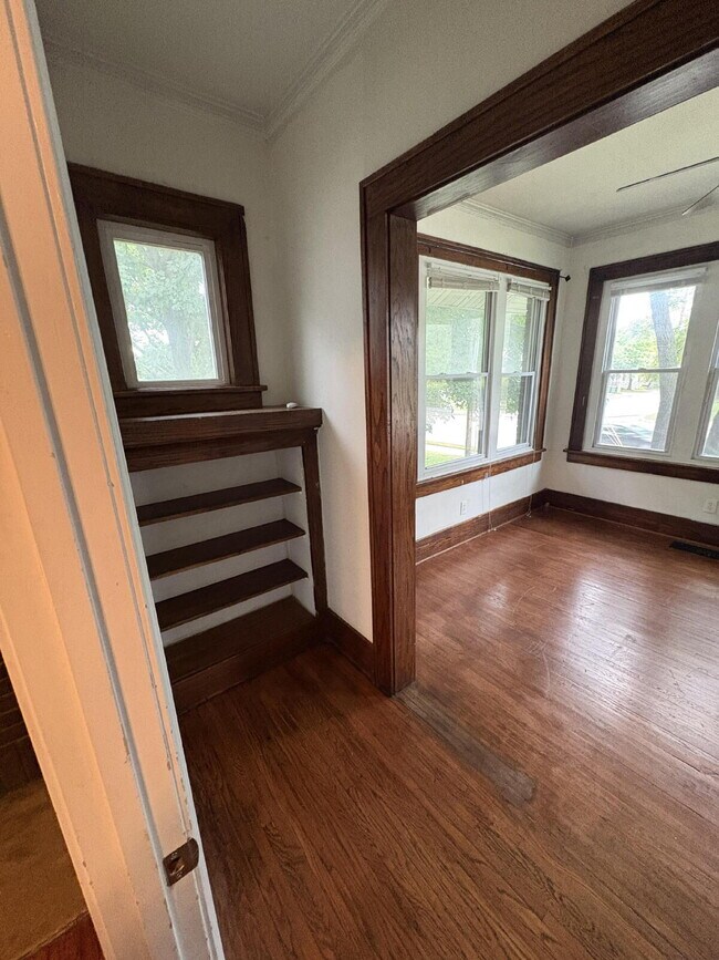 Building Photo - 4 Bed House Available!