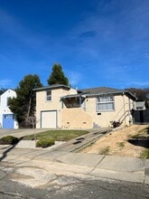 Building Photo - 2420 Alameda St