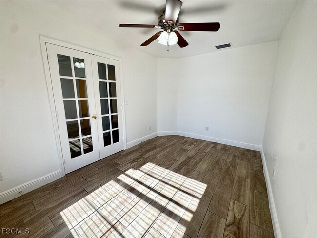 Foto del edificio - 1300 SW 22nd Ave