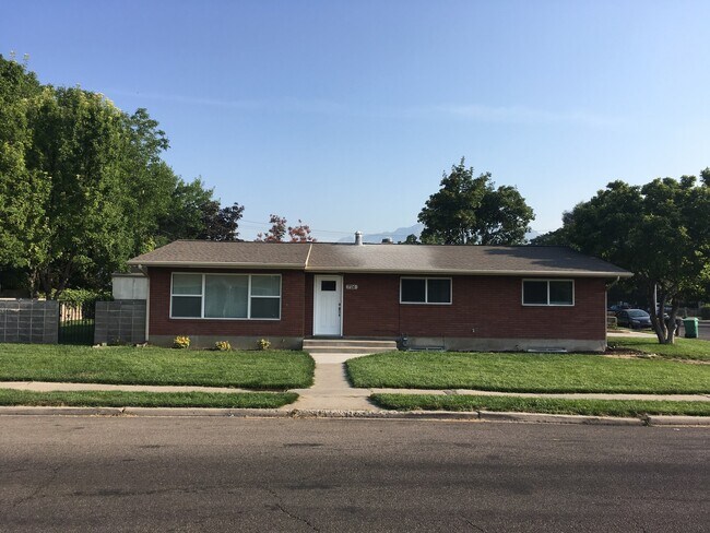 Building Photo - Updated Home in the Heart of Provo