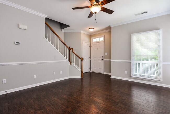 Foto del edificio - 7705 Hollyheight Ln