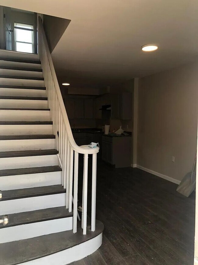 Foto del edificio - Updated Home In Harrowgate