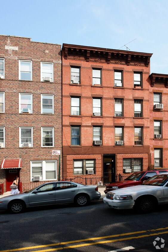 Foto del edificio - 662 6th Ave