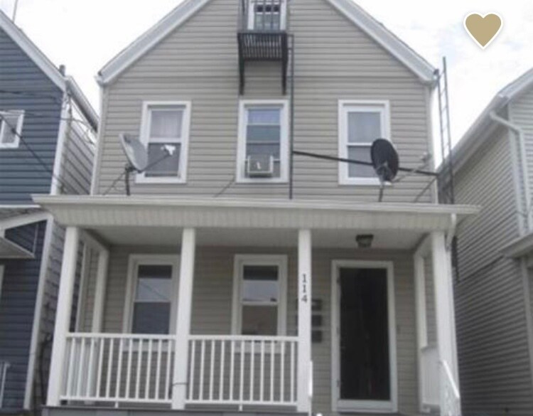 Primary Photo - 114 Washington Ave