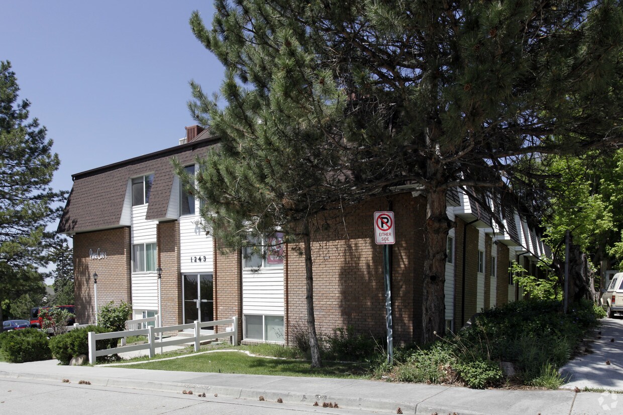 Pine Cove Apartments Salt Lake City, UT