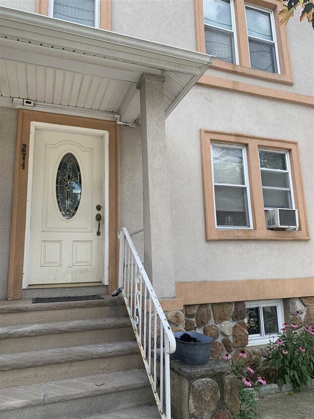 271 Centre Ave, Secaucus, NJ 07094 House Rental in Secaucus, NJ